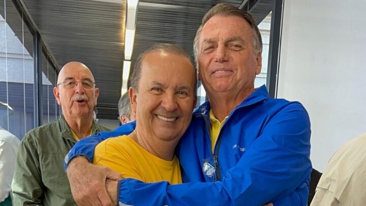 Jorginho Mello publicou foto ao lado do ex-presidente em dia de proibições a Bolsonaro (Foto: X, Divulgação)