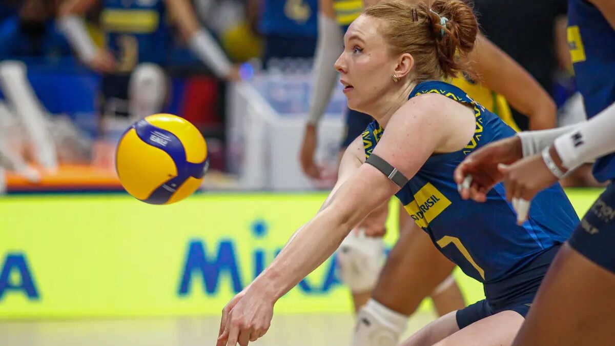 Julia veste o número 17 pelo Brasil