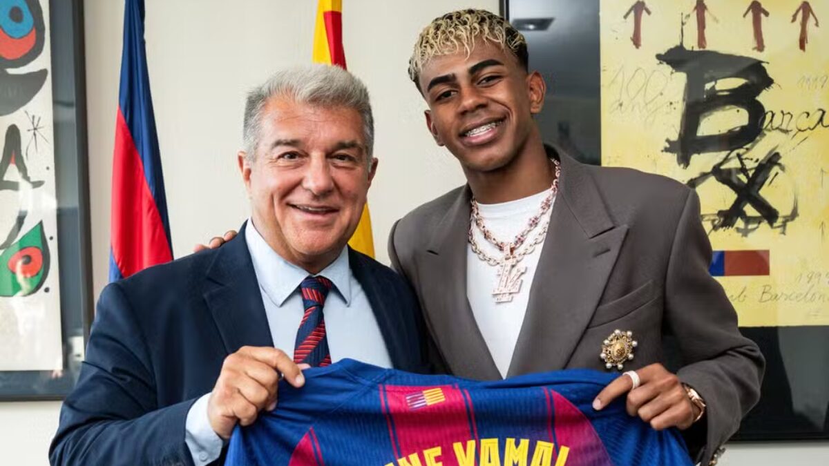 Lamine Yamal assinou renovação com o Barcelona até 2031 Foto: Divulgação, Barcelona)