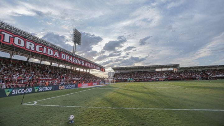 Estádio Antônio Accioly, palco de Atlético-GO x CRB pela Série B (Foto: Bruno Corsino, ACG)