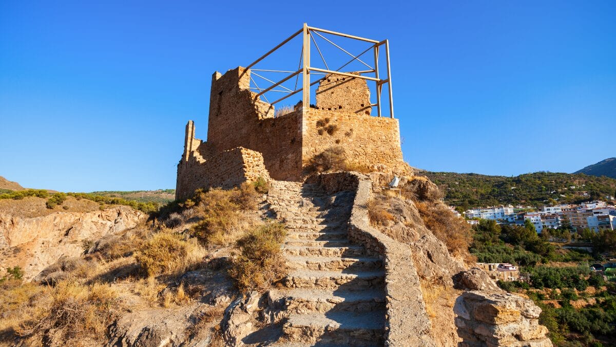 Na cidade de Lanjarón, no sul da Espanha, a morte virou assunto de decreto