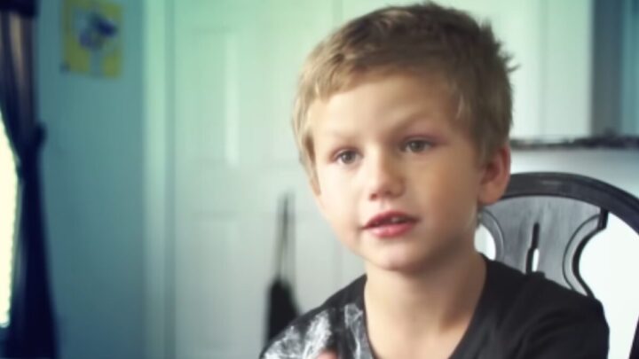 O pequeno menino Cade de 7 anos disse ter morrido no 11 de setembro