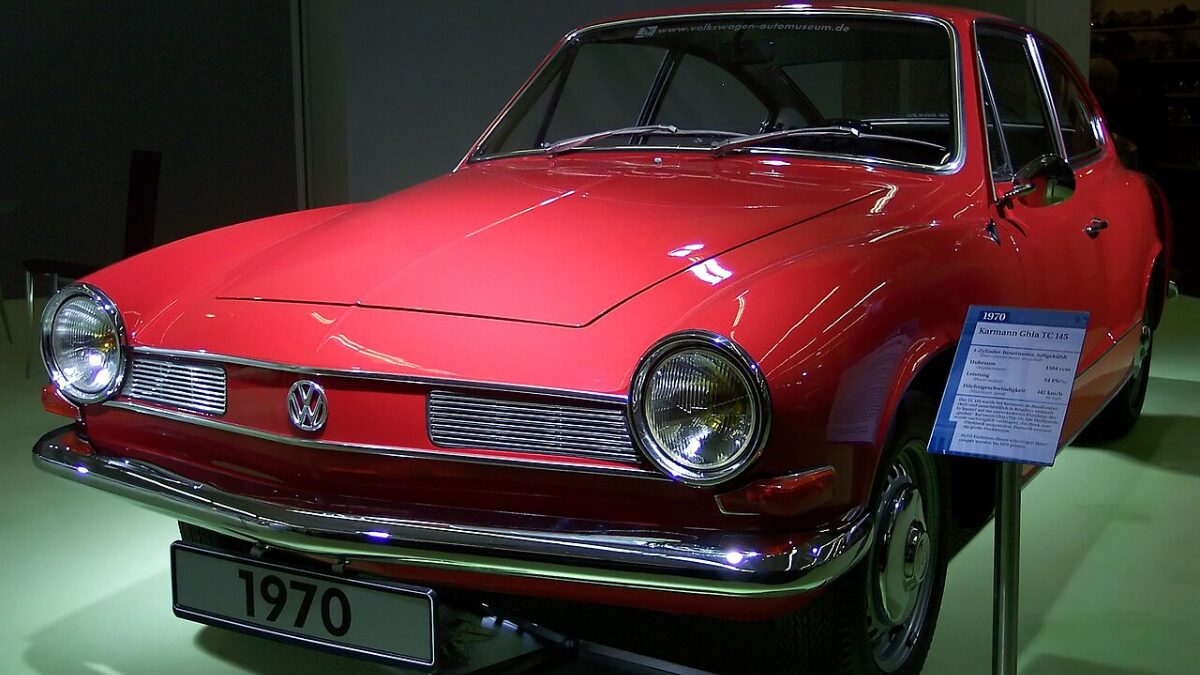 O carro histórico que roubou os holofotes em inauguração de ponte em Florianópolis