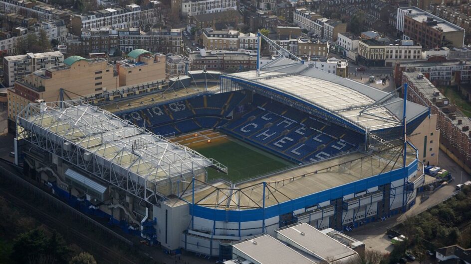 Stanford Bridge, estádio do Chelsea (Foto: Ed Parsons, Wiki Commons)