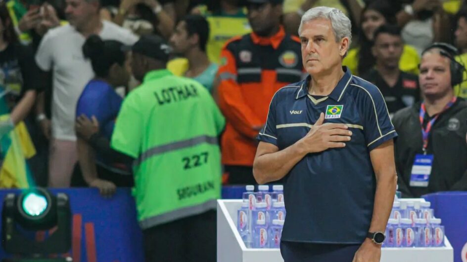 Técnico José, do Brasil, relacionou as atletas para jogar contra a Alemanha (Foto: Mauricio Val, FV Imagem, CBV)