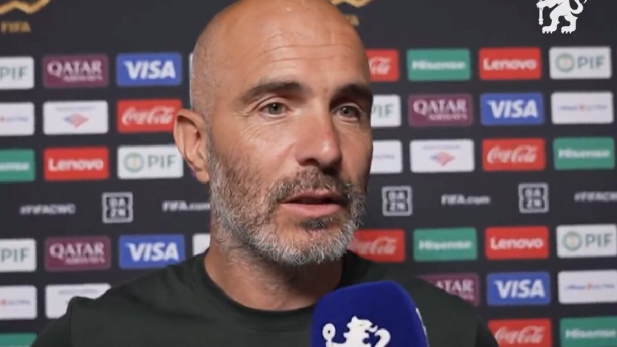 Enzo Maresca, comandante do Chelsea, em entrevista antes do jogo contra o Fluminense pela Copa do Mundo de Clubes (Foto: Reprodução, X, Chelsea)
