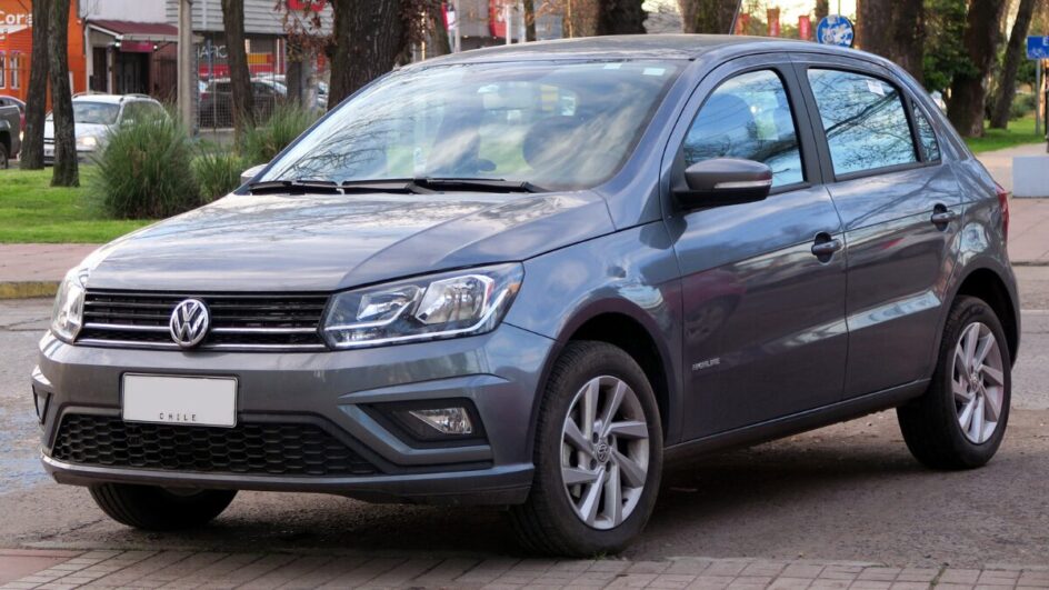 Carro popular e confiável lidera lista dos usados mais vendidos no primeiro semestre de 2025