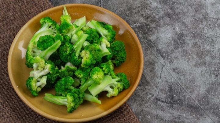 Sulforafano presente no brócolis combate inflamações e protege contra doenças crônicas (Foto: Banco de imagens)