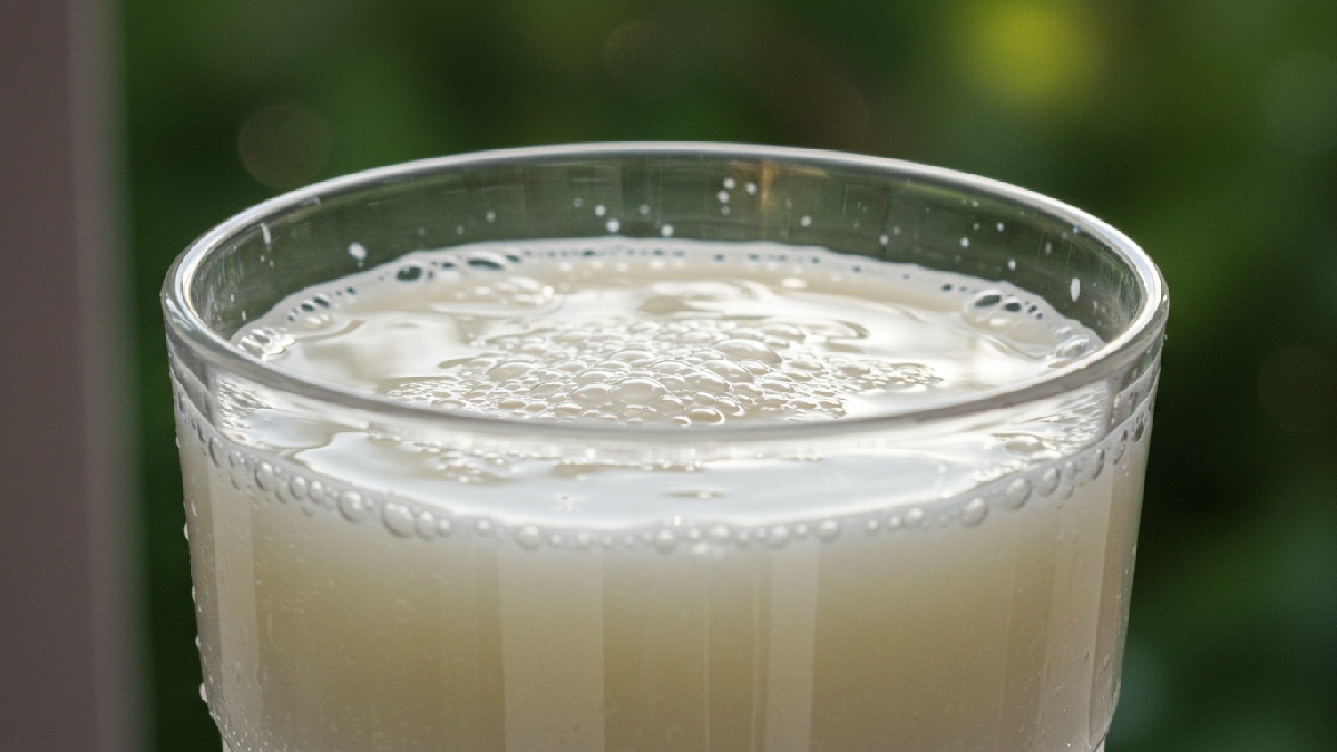 Conheça o saudável ayran turco. Inagem gerada por inteligência artificial