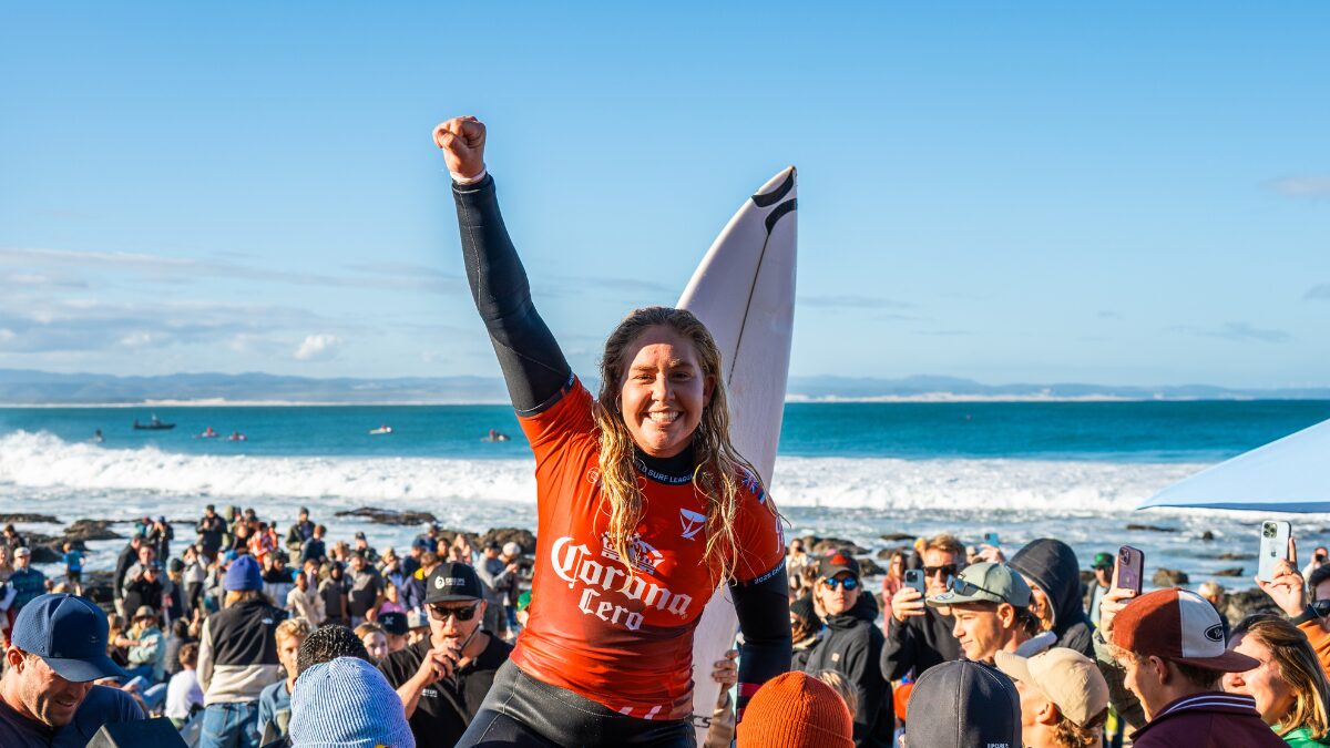 Gabriela bryan comemorando