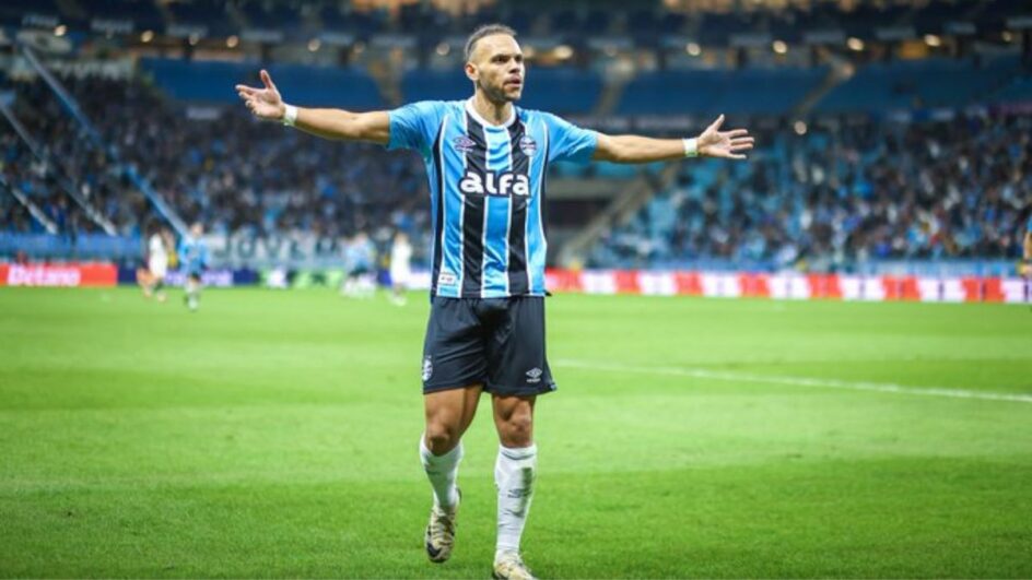 Braithwaite fez os dois gols do Grêmio (Foto: Lucas Uebel, Grêmio)