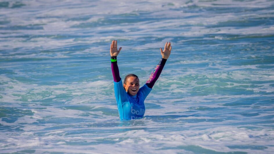 Laura Raupp comemorando