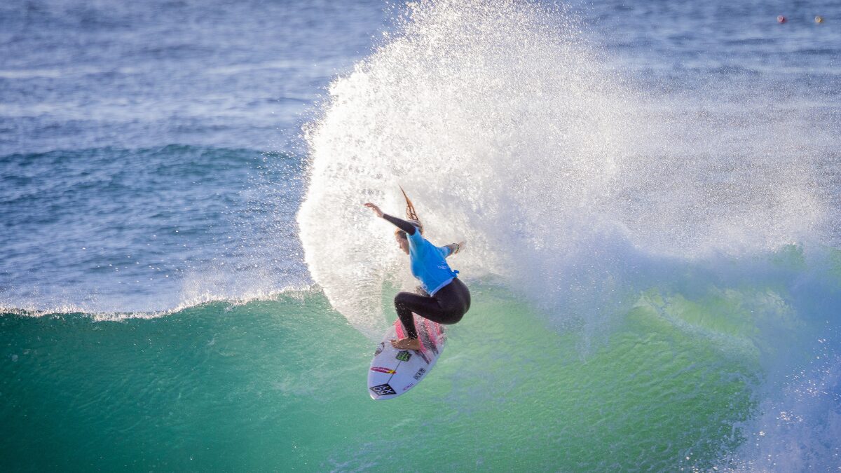 laura raupp surfando