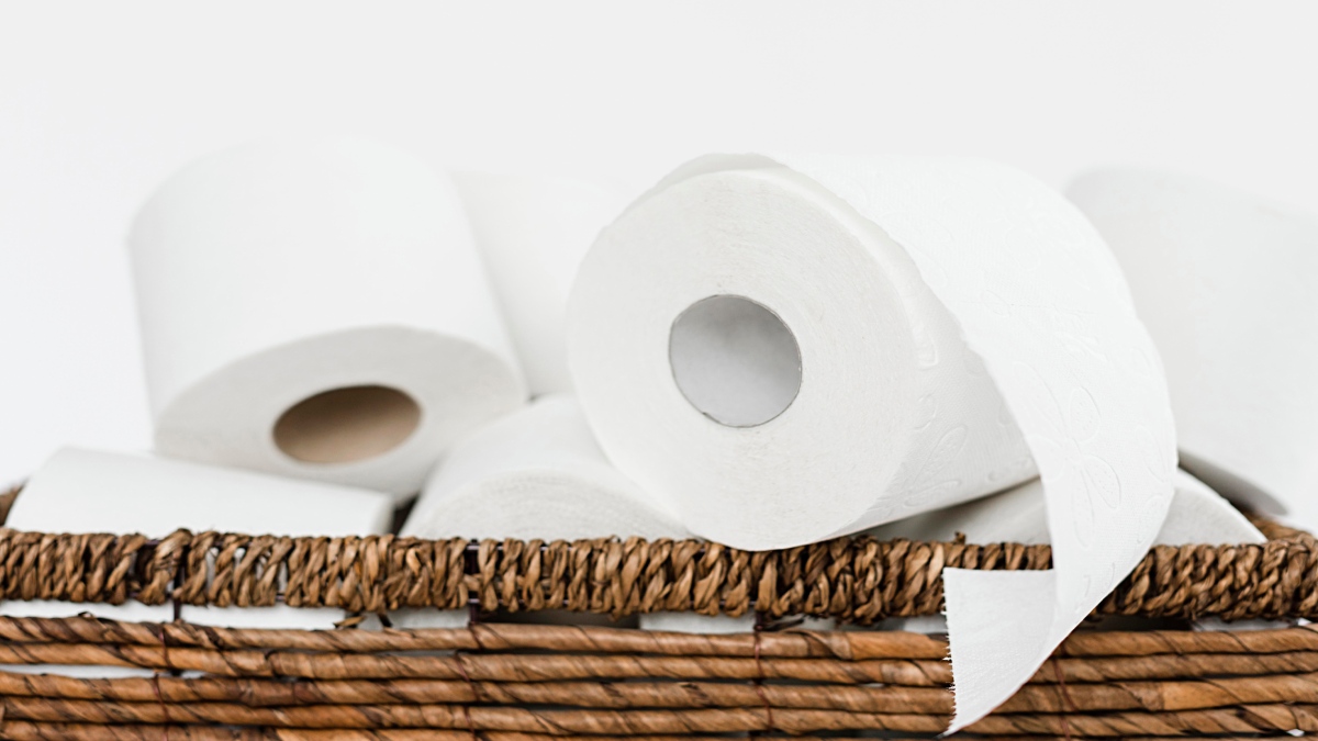 Higiene no hotel: entenda o motivo surpreendente para sempre trocar o rolo de papel higiênico (Imagem de Banco de Imagens - Freepik)