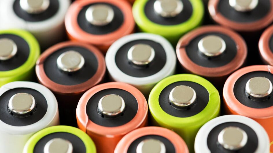 Chega de desperdício: aprenda o método fácil para testar a carga da sua pilha em casa (Foto: Banco de Imagens)