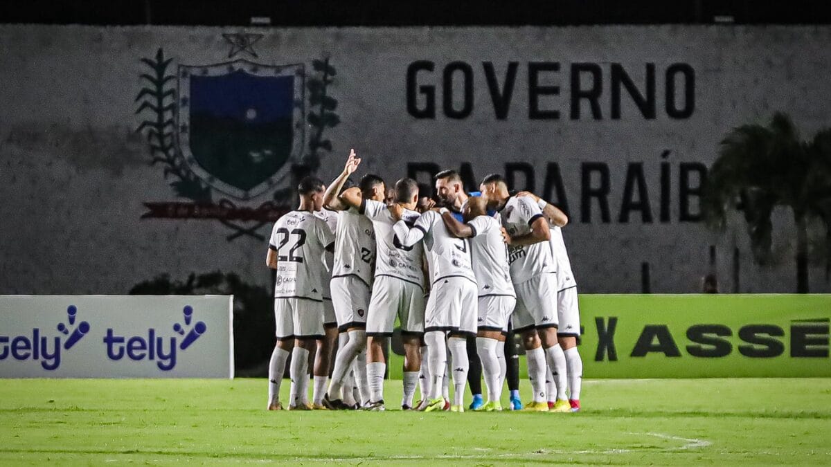Botafogo-PB em campo pela Série C 2025 (Foto: João Neto / Belo)