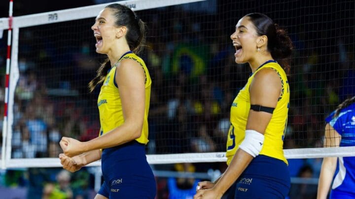 Brasil comemorando ponto