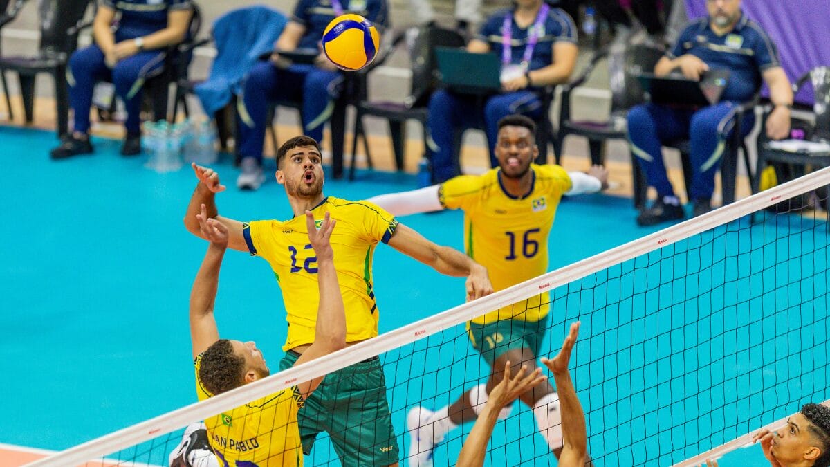 Ataque da Seleção Brasileira masculina no vôlei do Pan Júnior