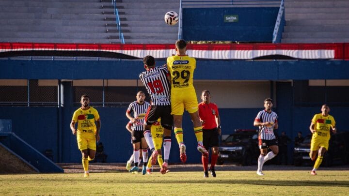 Brusque perde de virada (Foto: Paulo Oliveira, Divulgação)