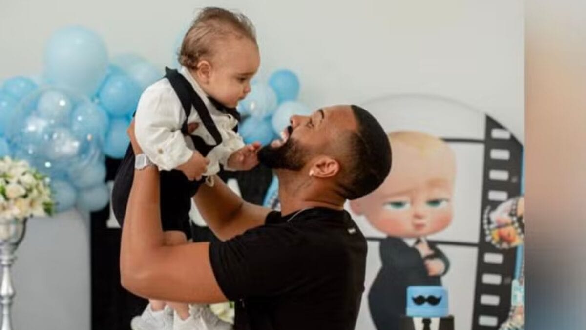 Caio Mota e o filho Lucca, que atualmente tem 1 ano e 11 meses e sabe todas as músicas do BEC
