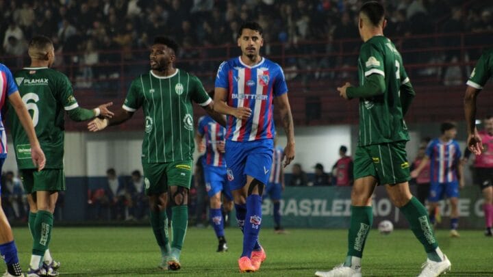 Carlos Renaux vence o Metropolitano