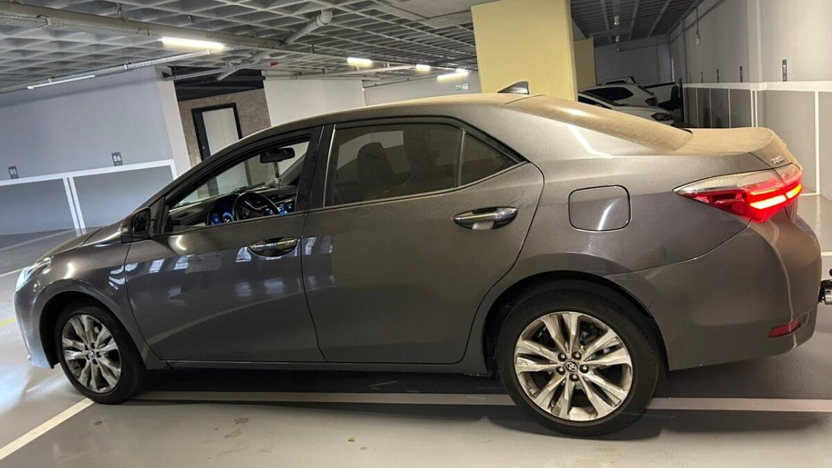 Carros são apreendidos em operação contra grupo investigado por golpe contra idosos em SC