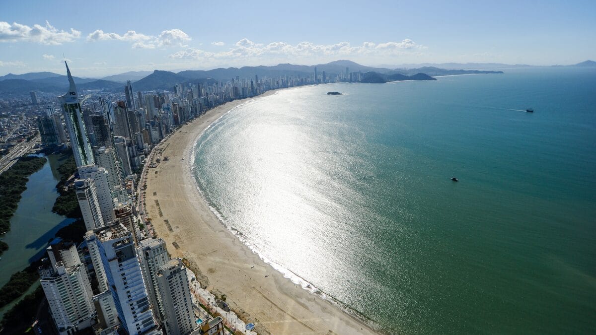 Cobertura vizinha do Neymar Yachthouse