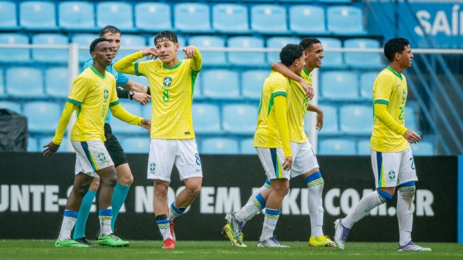 Confronto valeu como preparatório para a Copa do Mundo da Categoria (Foto: Leo Piva, CBF)