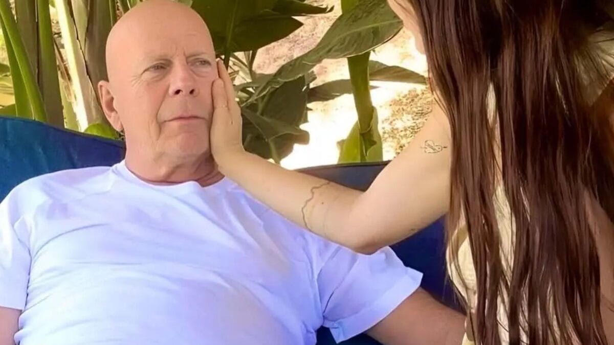 Decisão difícil Por que a esposa e as filhas de Bruce Willis resolveram morar em uma casa separada do ator