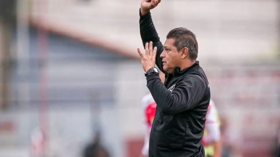 Élio Sizenando está próximo do Figueirense para o restante da Série C (Foto: Anderson Lira, Ag.Paulistão)