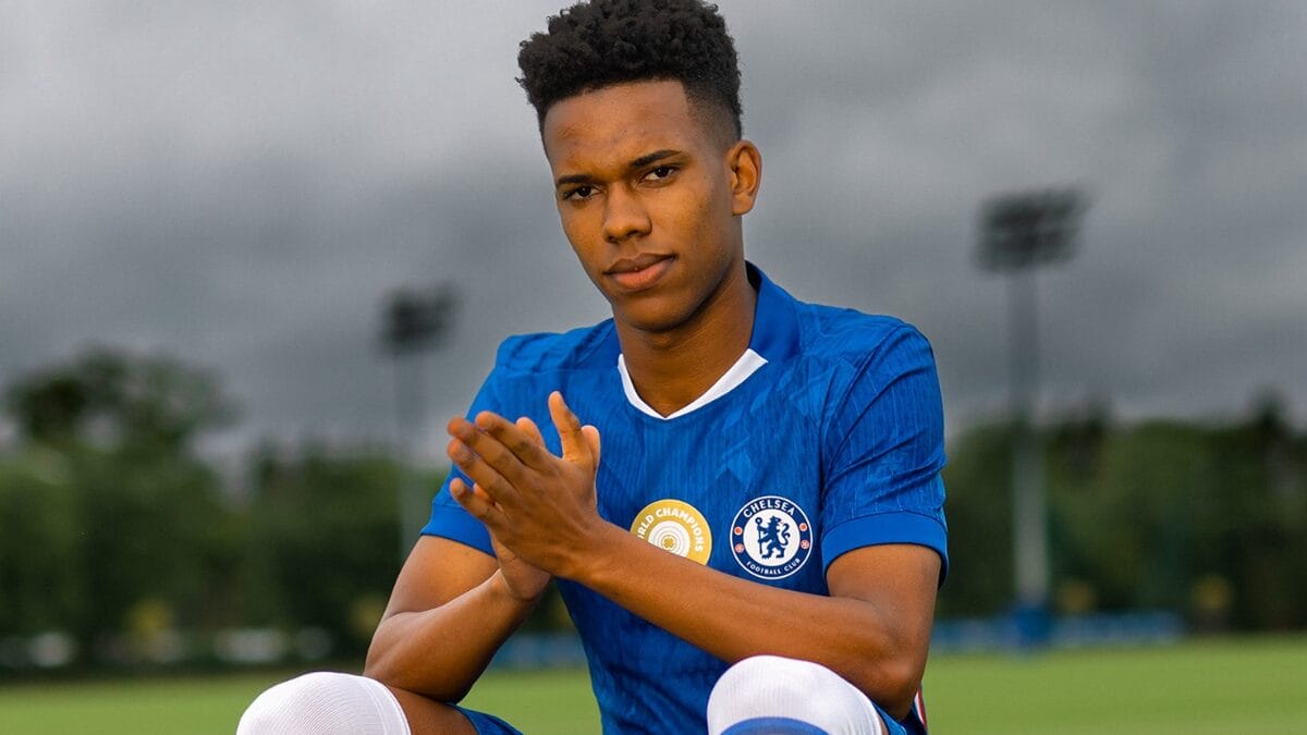 Estevão no Chelsea (Foto: Divulgação, Chelsea)