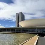 Obras nos estados e apoio de Lula lideram critérios de voto para o Senado nas Eleições 2026