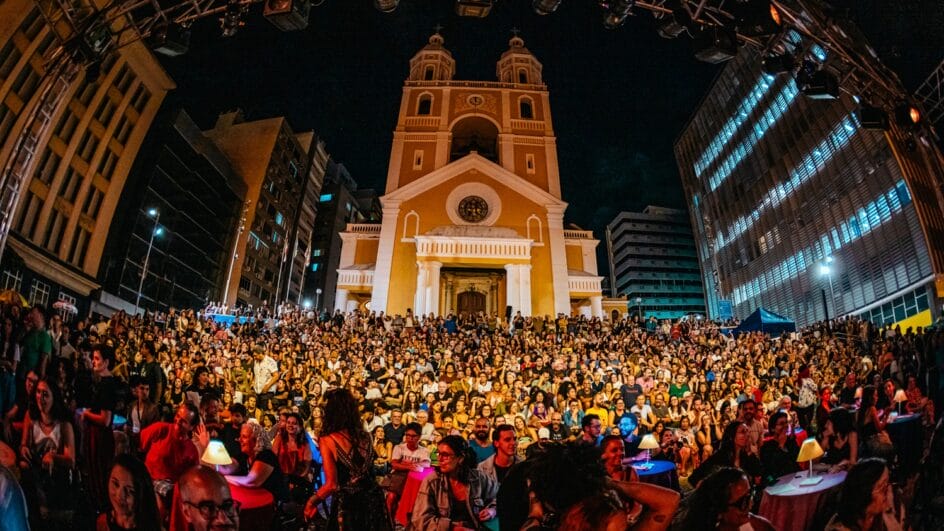 GRUPO GALPÃO - CABARÉ CORAGEM @pedromalamam-0.4 (1)