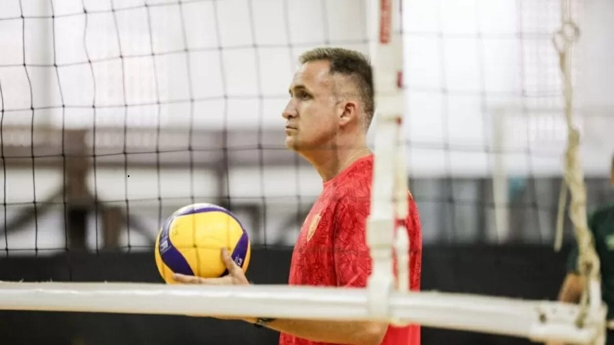 Guilherme Schmitz - Col&ocirc;mbia - Quem s&atilde;o os t&eacute;cnicos brasileiros do Mundial de V&ocirc;lei feminino 2025 - (Foto Lucas Mer&ccedil;on, Fluminense)
