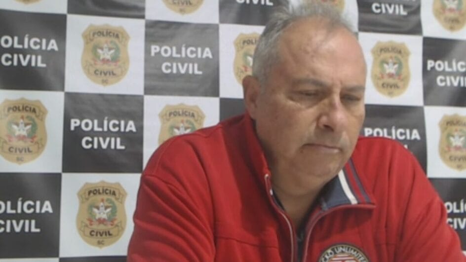 Imagens mostram como foi depoimento de dentista morto em cela de SC (1)