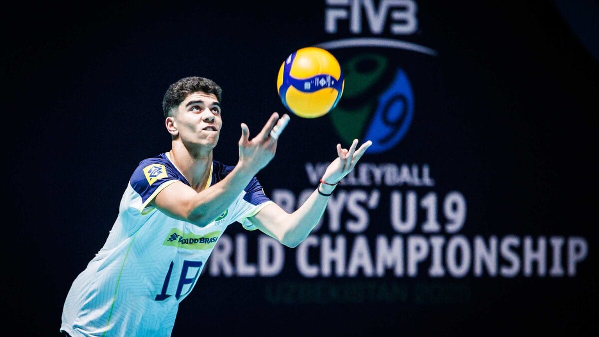 Lucas Righi se preparando para sacar