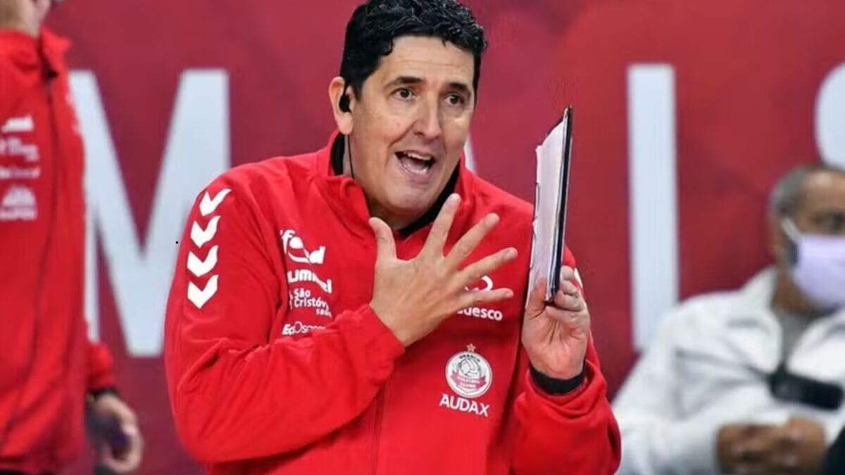 Luizomar de Moura - Cuba - Quem s&atilde;o os t&eacute;cnicos brasileiros do Mundial de V&ocirc;lei feminino 2025 - (Foto Divulga&ccedil;&atilde;o, Audax)