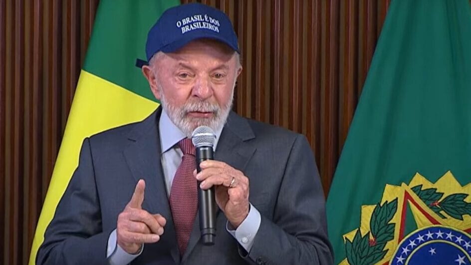 Lula diz que Eduardo Bolsonaro é traidor da pátria