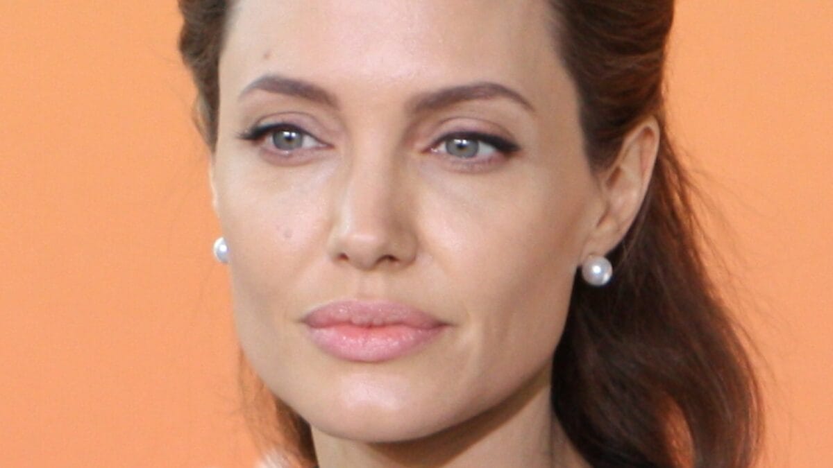 Mans&atilde;o de Angelina Jolie avaliada em R$ 133 milh&otilde;es