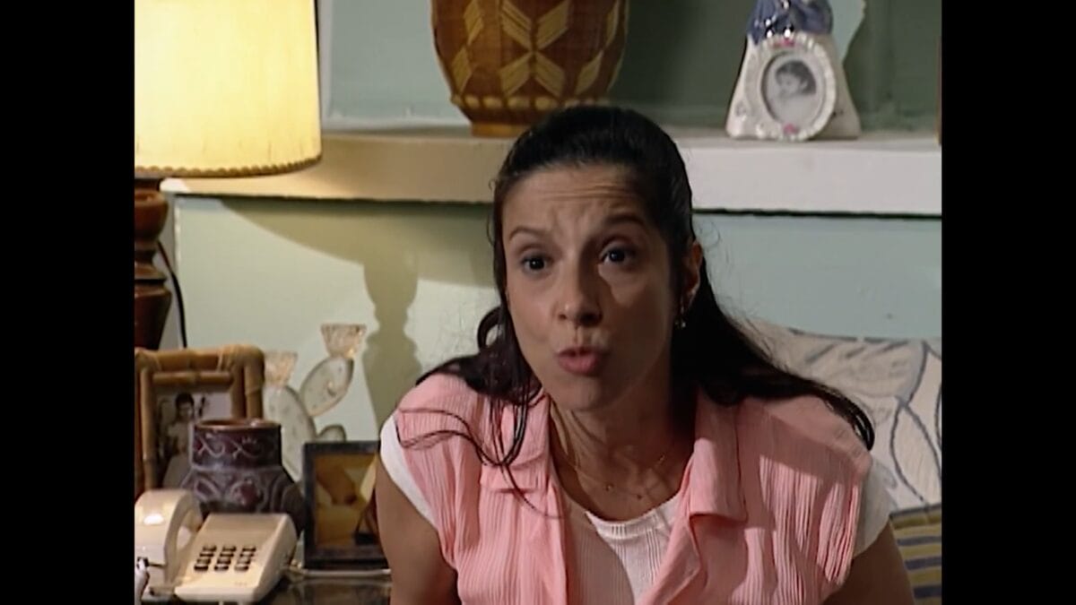 Marta lembra do passado de Joyce em História de Amor