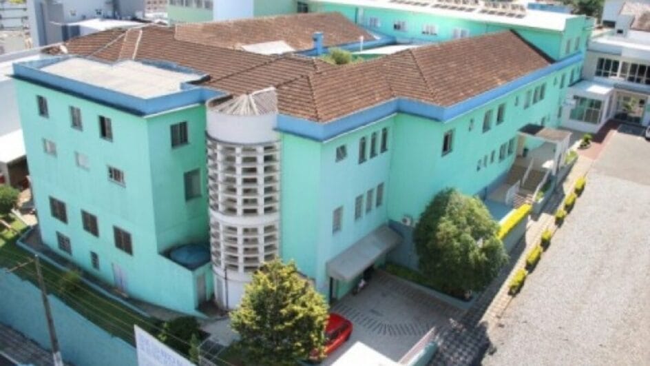 Morre bebê de 8 meses internada na UTI em SC com fraturas e suspeita de agressões