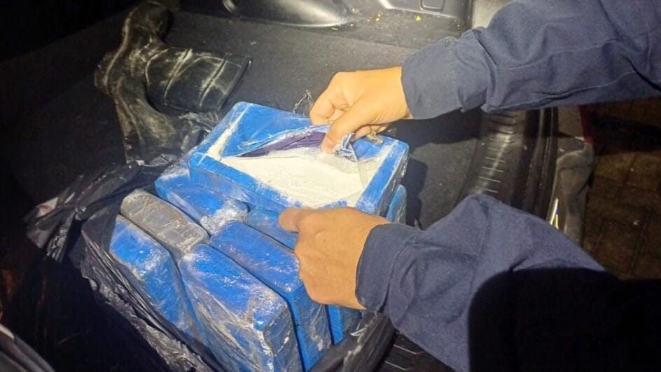 Apreensão de drogas em Laguna