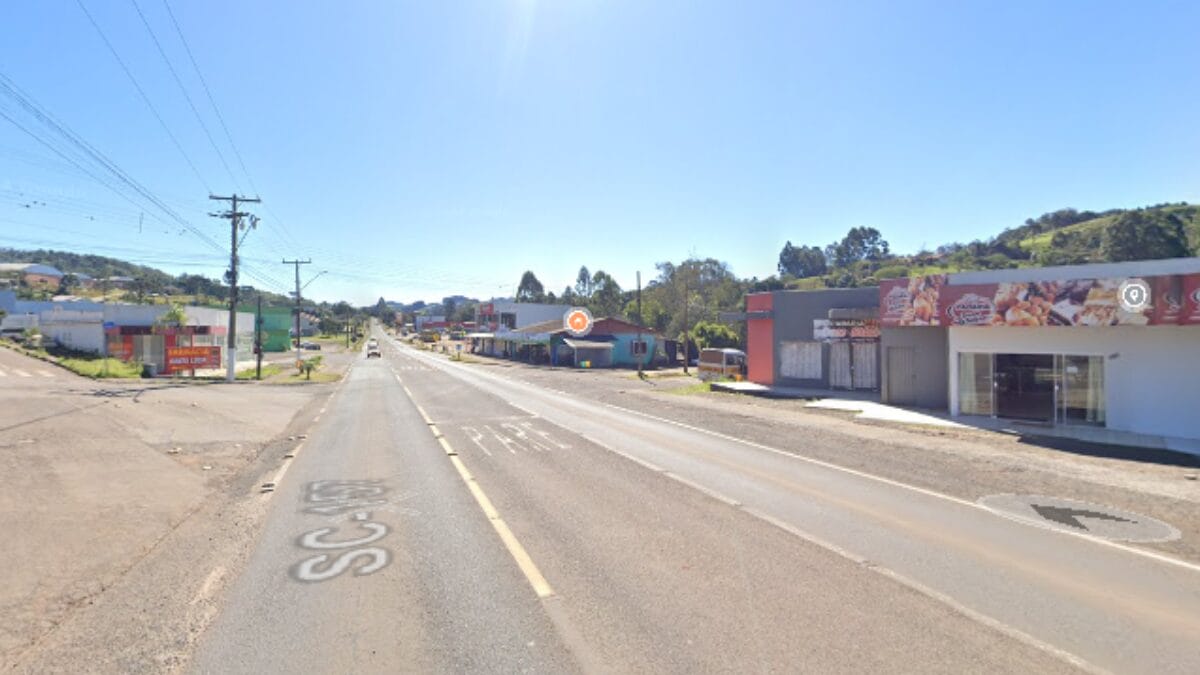 Embriagado e com CNH vencida há 5 anos, motorista é preso após quase colidir em viatura em SC