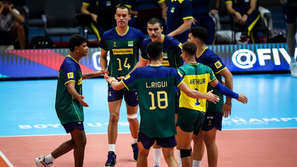 Rigui número 18 comemorando ponto com o Brasil