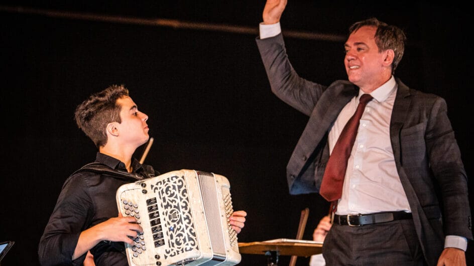 Camerata apresenta sucessos de Astor Piazzolla