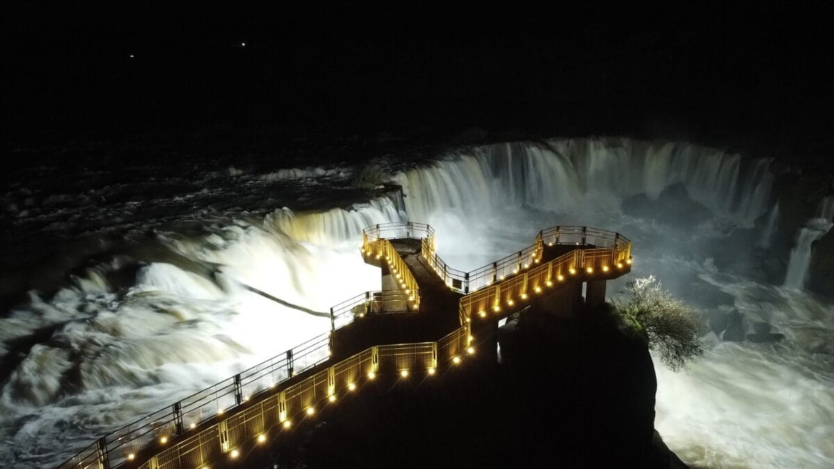 Salto Saudades cataratas em Quilombo