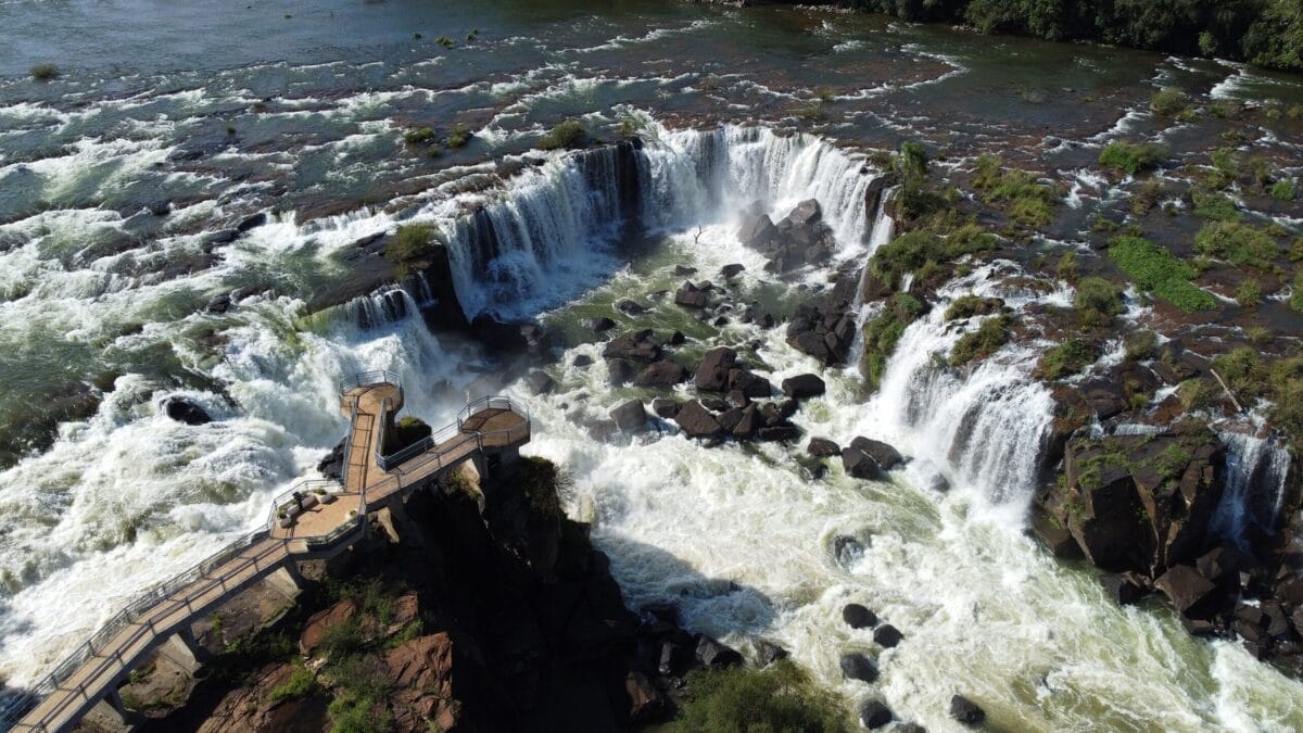 Salto Saudades cataratas em Quilombo