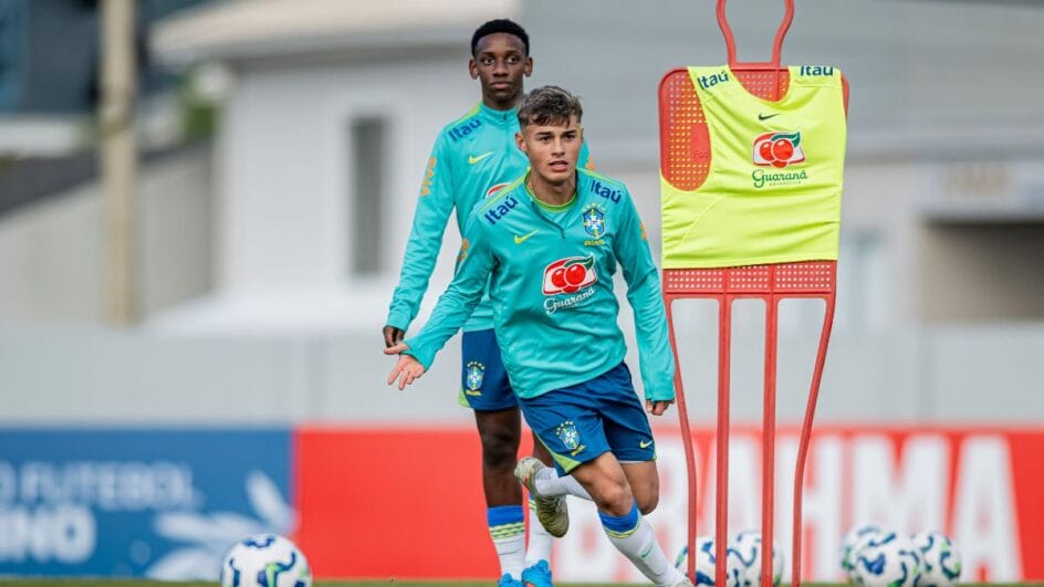 Tiaguinho pela Seleção Brasileira (Foto: Staff Images, CBF)