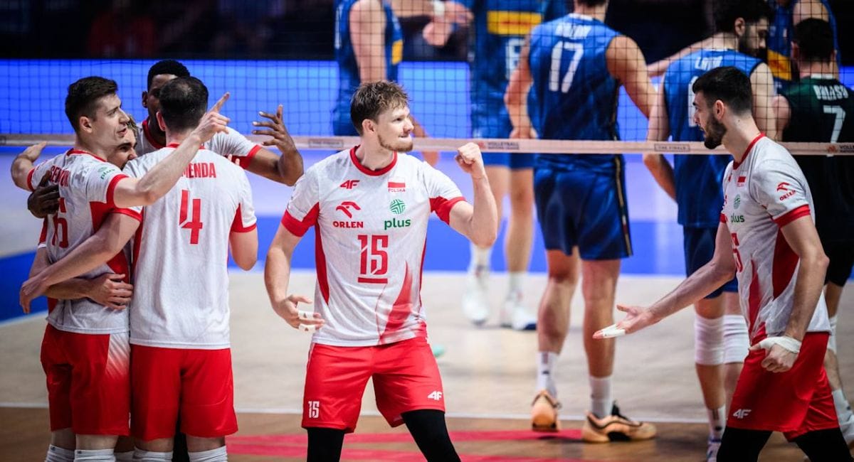Polônia comemora o título da VNL 2025 (Foto: divulgação FIVB)