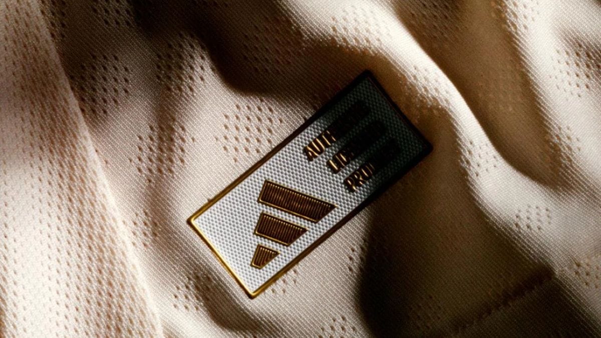 Novas camisas do Liverpool (Foto: divulgação LFC)